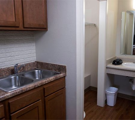 Daybreak Suites Extended Stay Dothan Exterior foto