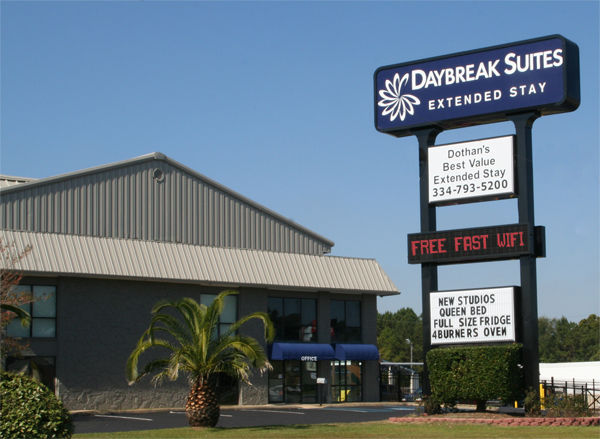 Daybreak Suites Extended Stay Dothan Exterior foto